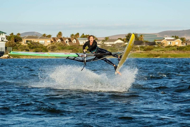 Foto von Marco Lufen beim Windsurfen